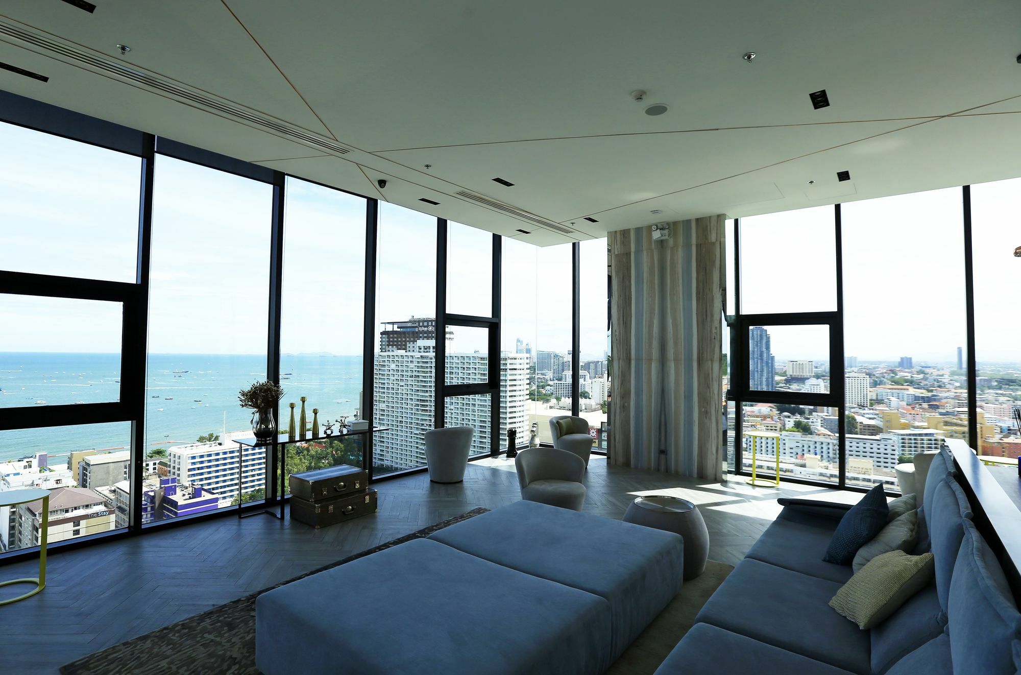 The Base Apartment Pattaya Exterior photo