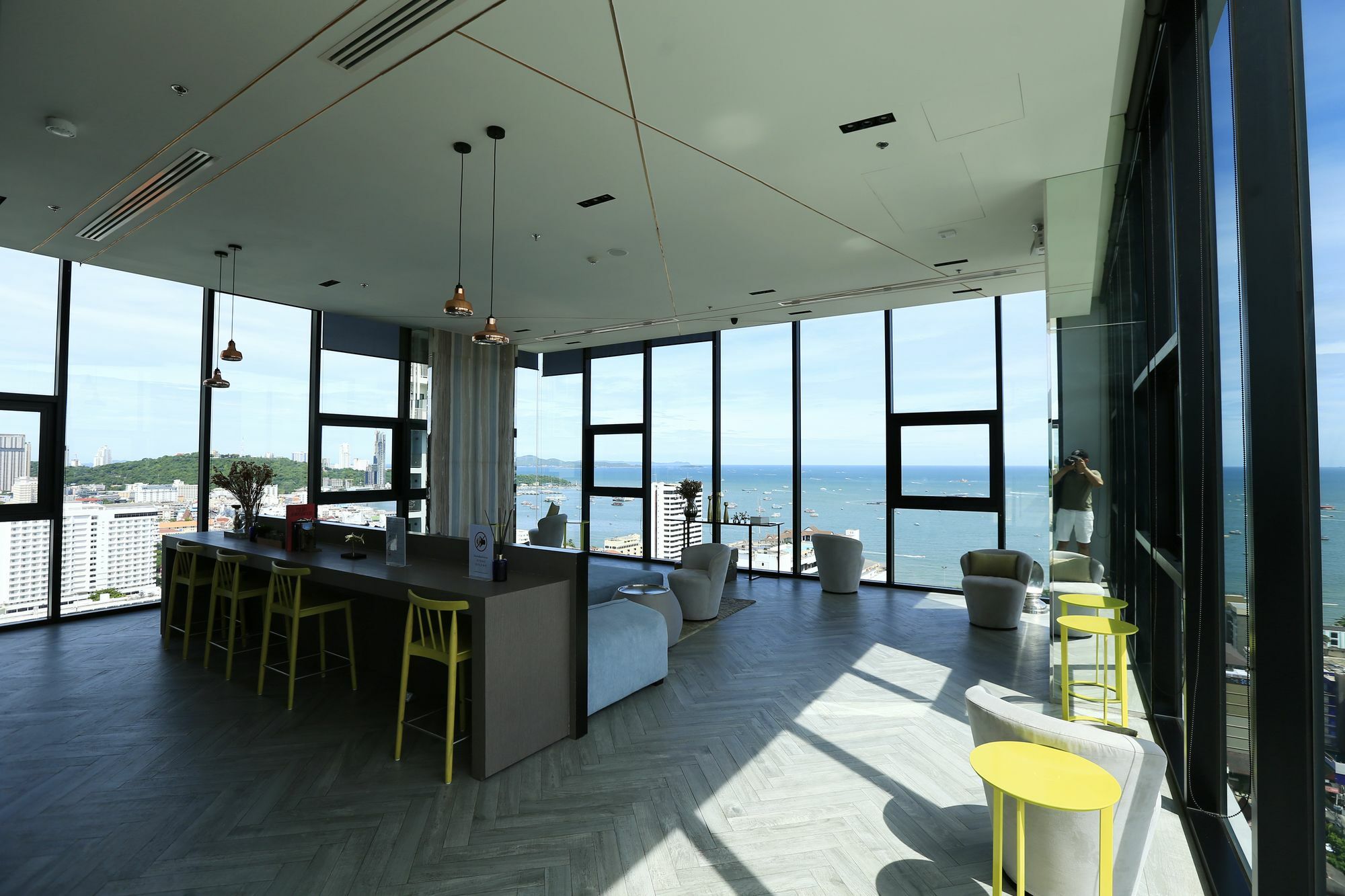 The Base Apartment Pattaya Exterior photo