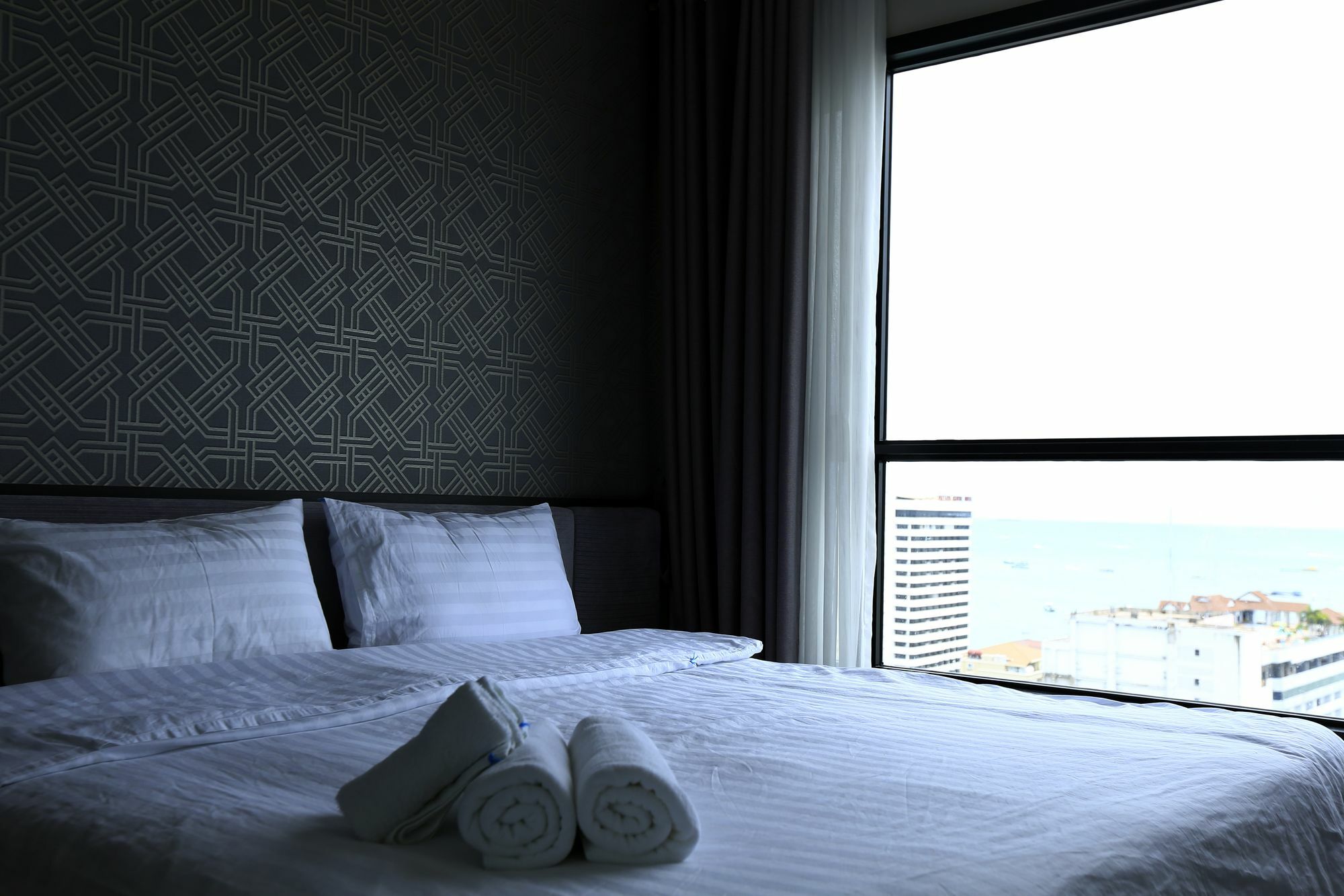 The Base Apartment Pattaya Exterior photo