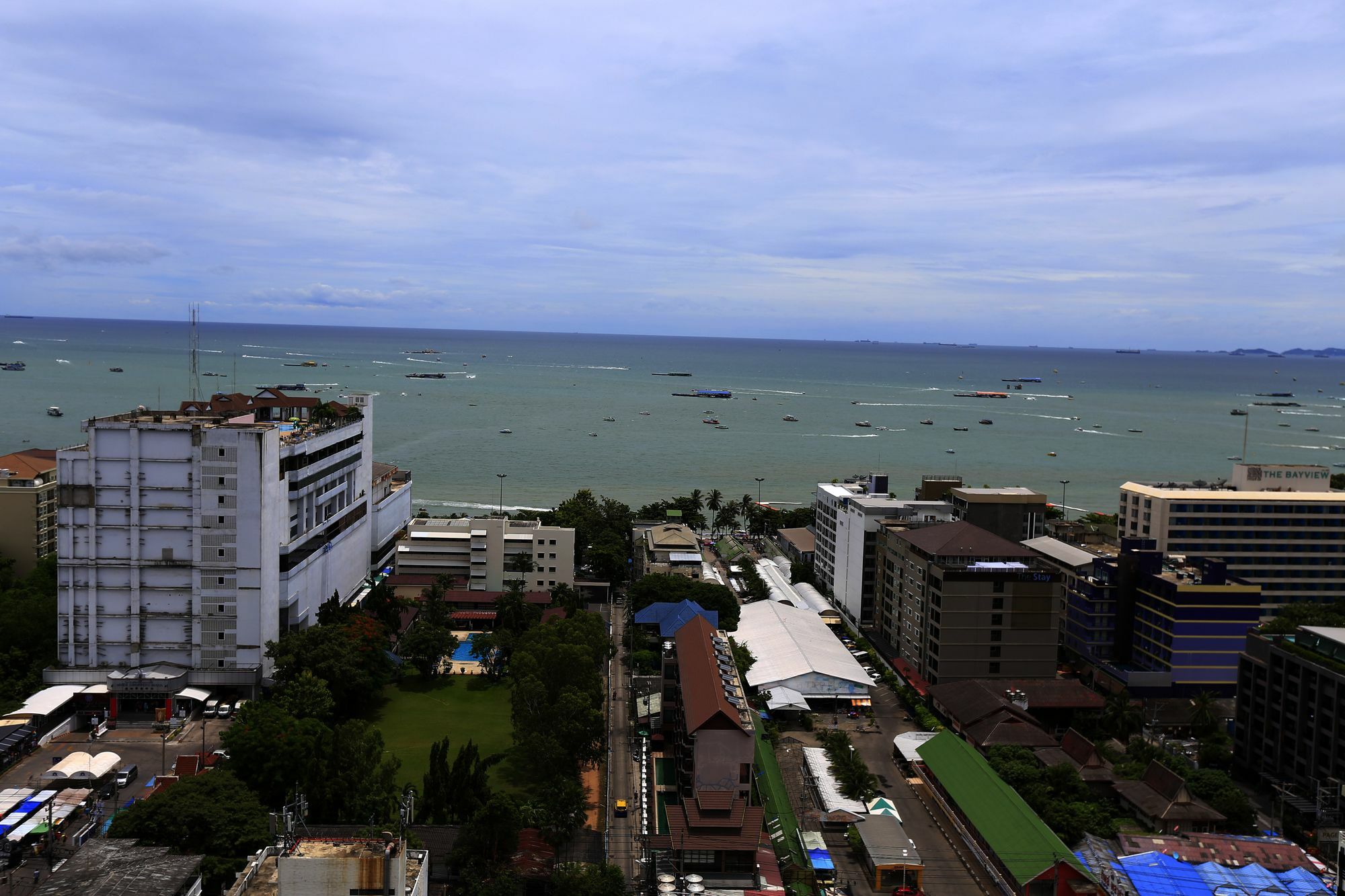 The Base Apartment Pattaya Exterior photo