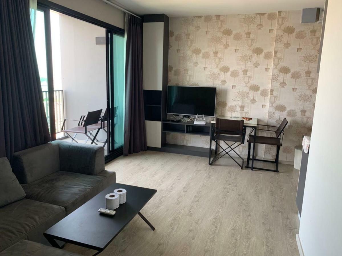 The Base Apartment Pattaya Exterior photo