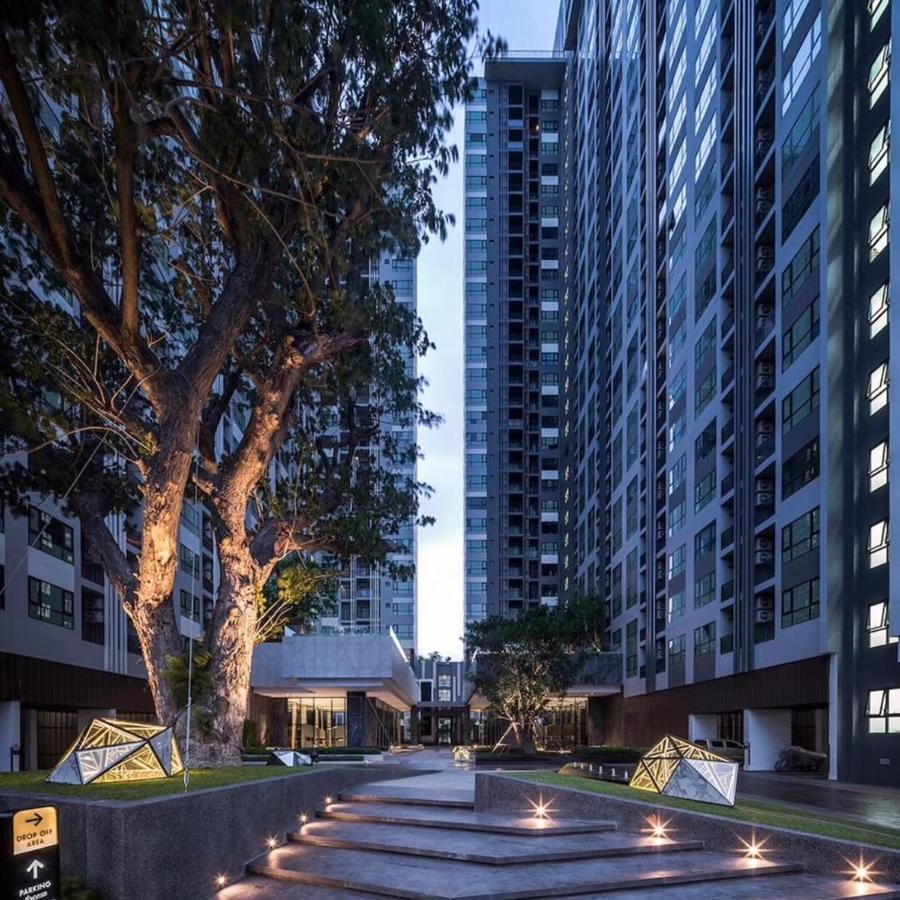 The Base Apartment Pattaya Exterior photo